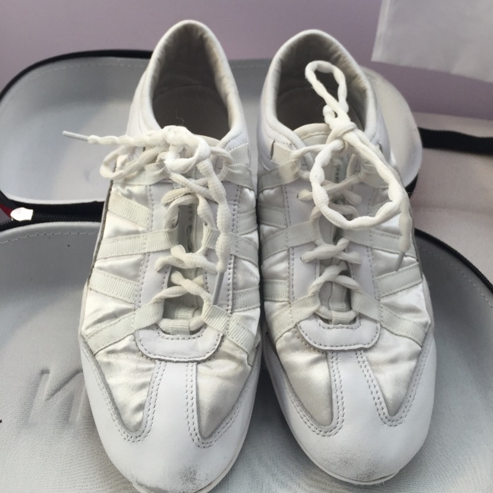 Nfinity cheer shoes